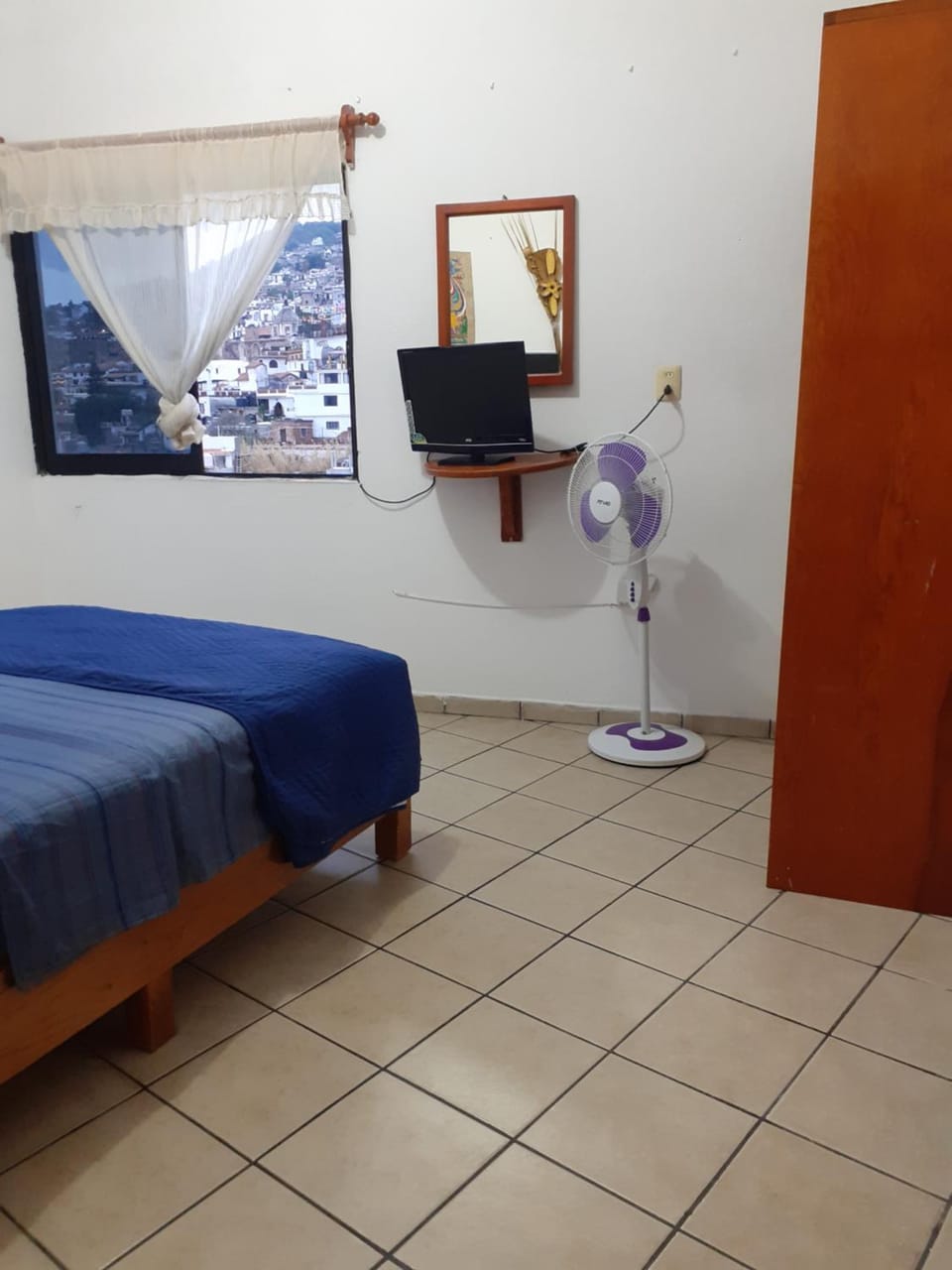 TV and multimedia, Photo of the whole room