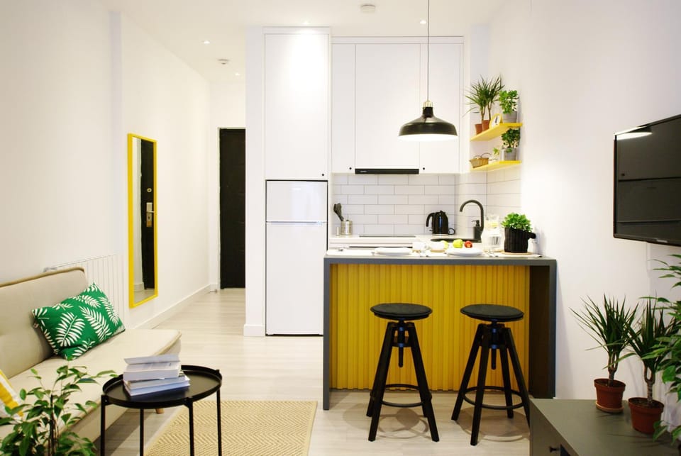 Day, TV and multimedia, Coffee/tea facilities, Kitchen or kitchenette, Living room, Seating area, Dining area, Autumn, On site
