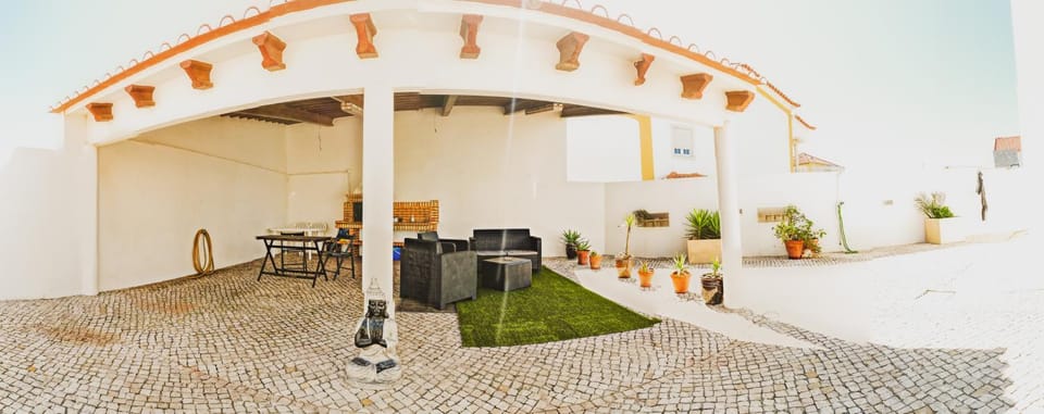 Cosmos Retreat Baleal House in Peniche