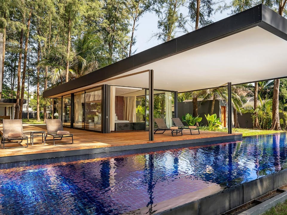 Patio, Bed, Bedroom, Swimming pool