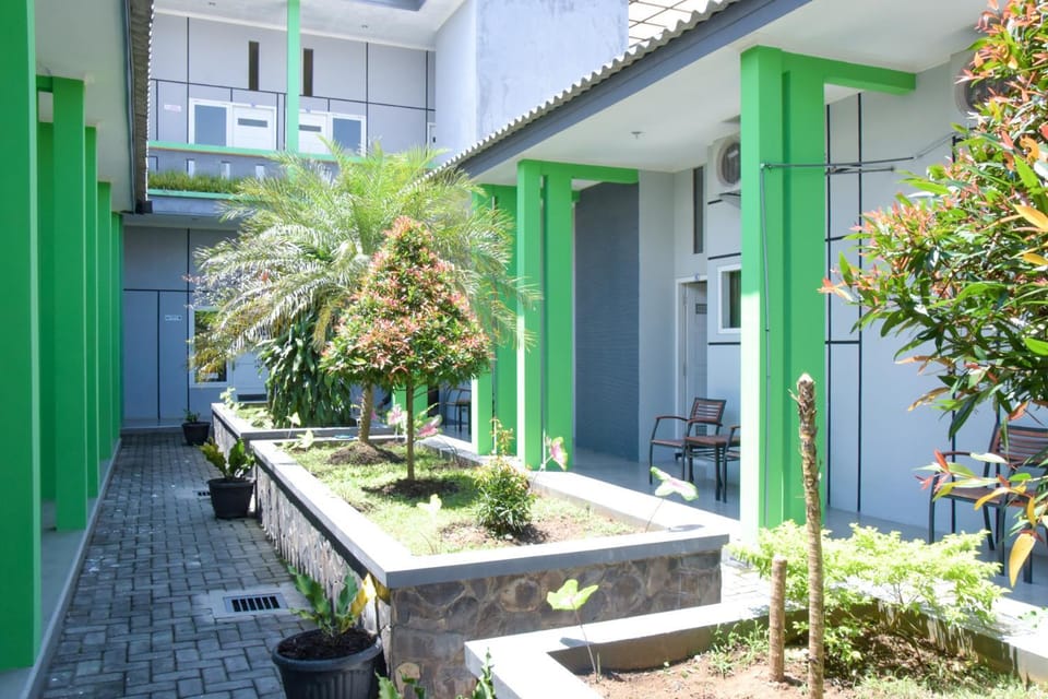 Property building, Area and facilities