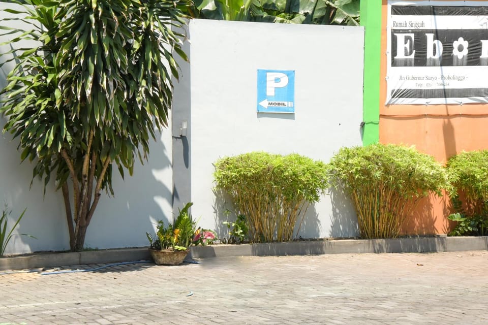 RedDoorz Syariah near Balai Kota Probolinggo 2 Bed and Breakfast in East Java