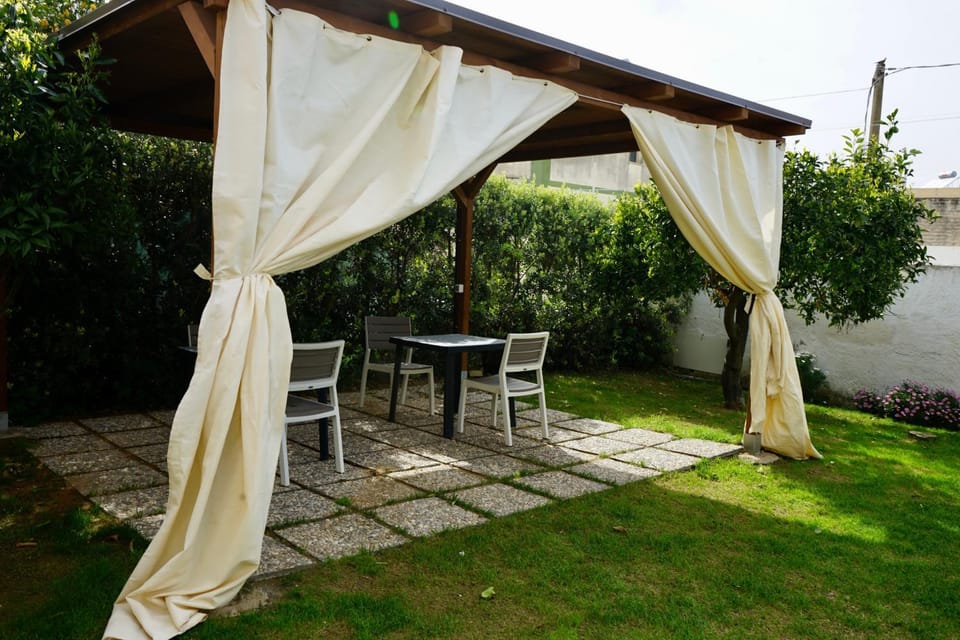 Garden, Breakfast