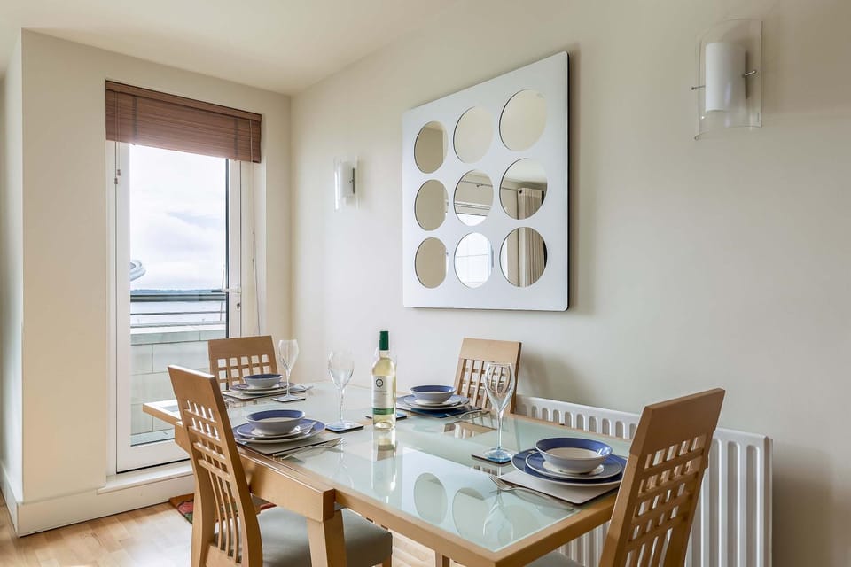 Crow's Nest - On Poole Quay, Parking and Wi-Fi included Apartment in Poole