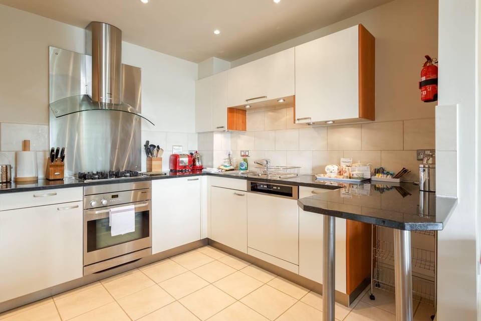 Crow's Nest - On Poole Quay, Parking and Wi-Fi included Apartment in Poole