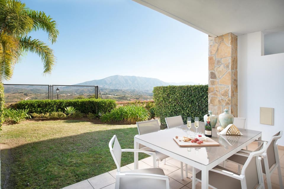Garden, Balcony/Terrace, Mountain view