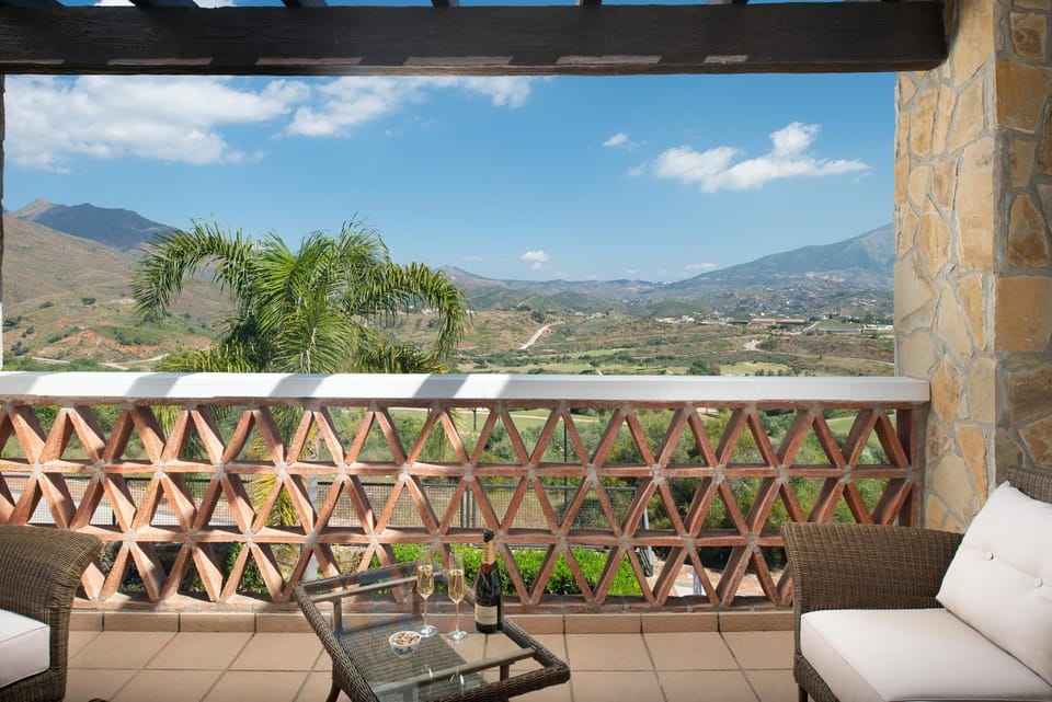 Golfcourse, Balcony/Terrace, Mountain view, Sea view