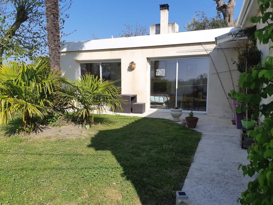 Facade/entrance, Garden