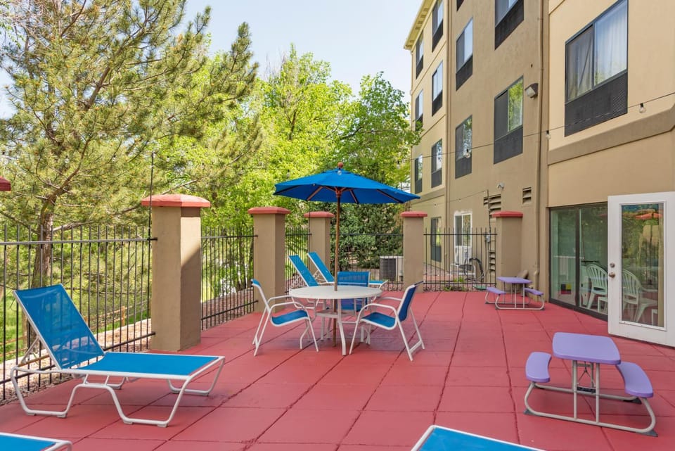 Property building, Patio, View (from property/room), Balcony/Terrace, Swimming pool, sunbed