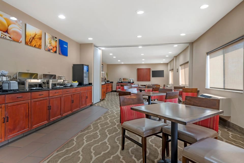 Banquet/Function facilities, Seating area, Dining area, Food