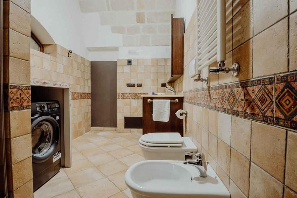Toilet, washing machine