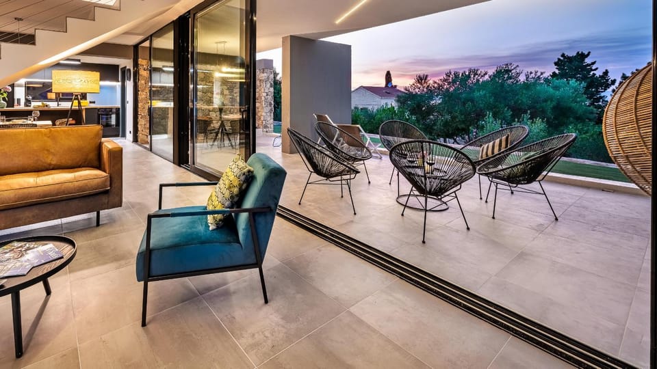 View (from property/room), Balcony/Terrace, Seating area