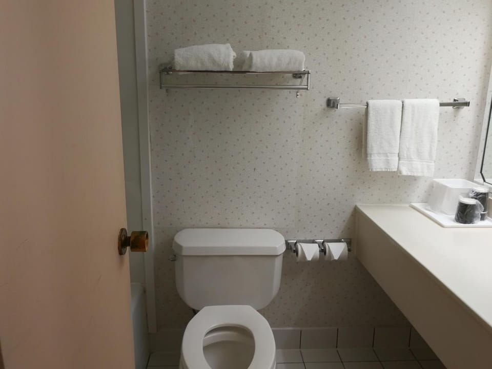 Mystic River Hotel & Suites Hotel in Groton
