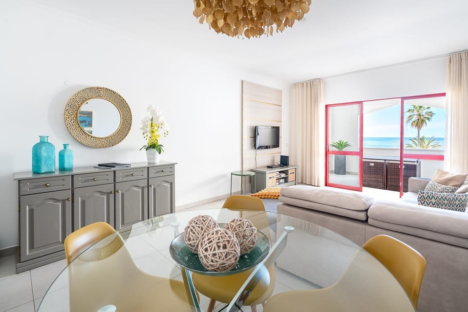 Living room, Dining area, Sea view