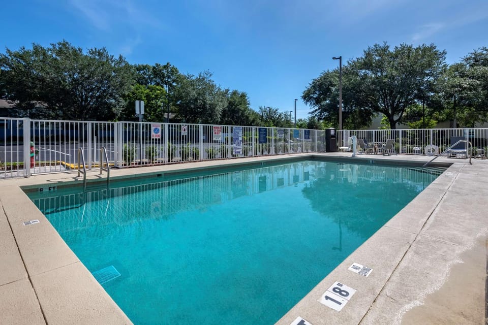 Pool view, Swimming pool