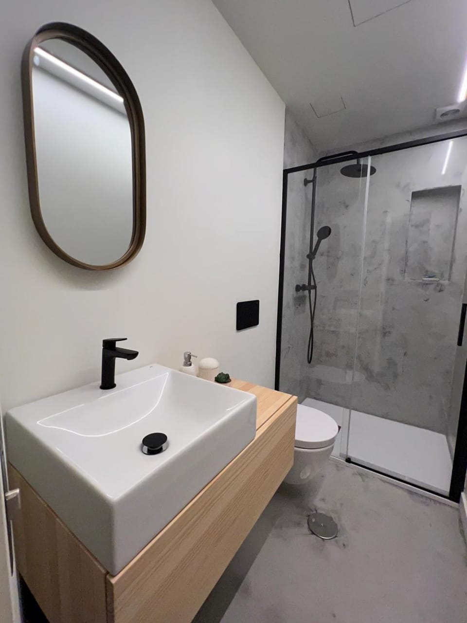 Shower, Bathroom, towels