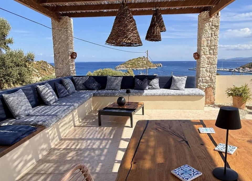 Patio, Natural landscape, Balcony/Terrace, Seating area, Sea view
