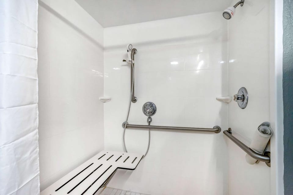 Bathroom, Photo of the whole room, On site