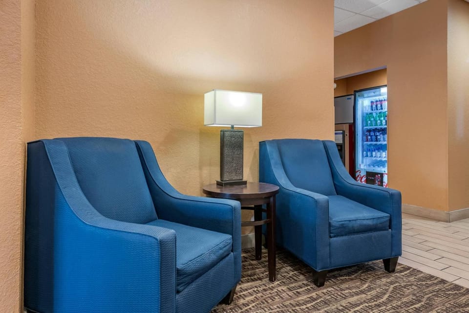 Lobby or reception, Seating area