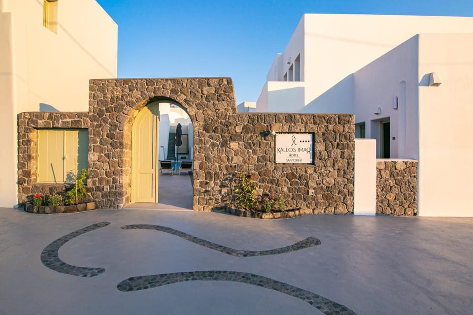 Property building, Facade/entrance, Property logo or sign
