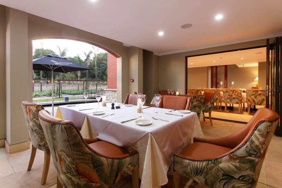 Restaurant/places to eat, Banquet/Function facilities, Meeting/conference room