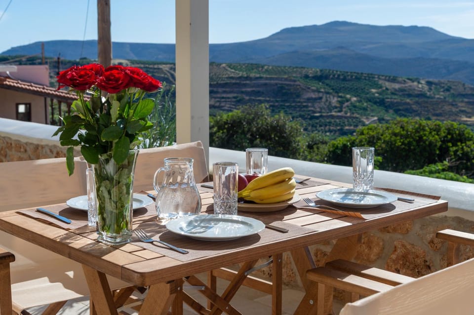 Property building, Natural landscape, Balcony/Terrace, Mountain view