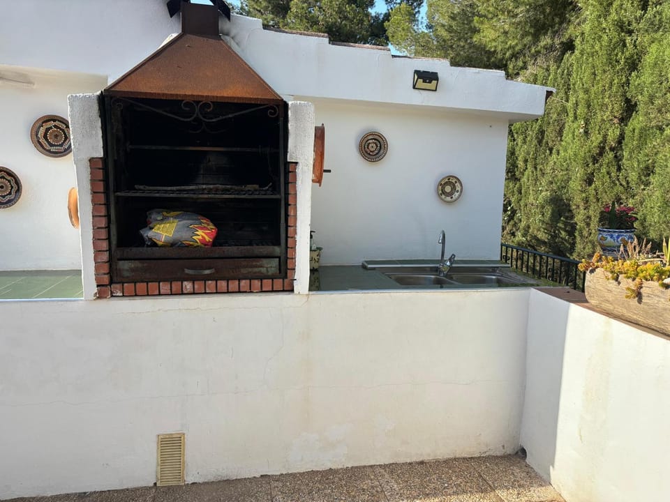 Day, BBQ facilities