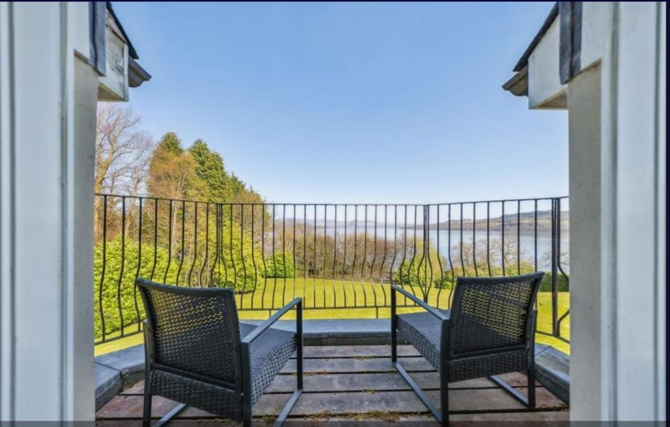 Patio, View (from property/room), Balcony/Terrace, Seating area, Mountain view
