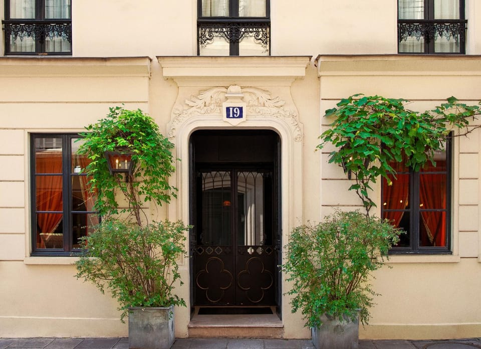 Property building, Facade/entrance