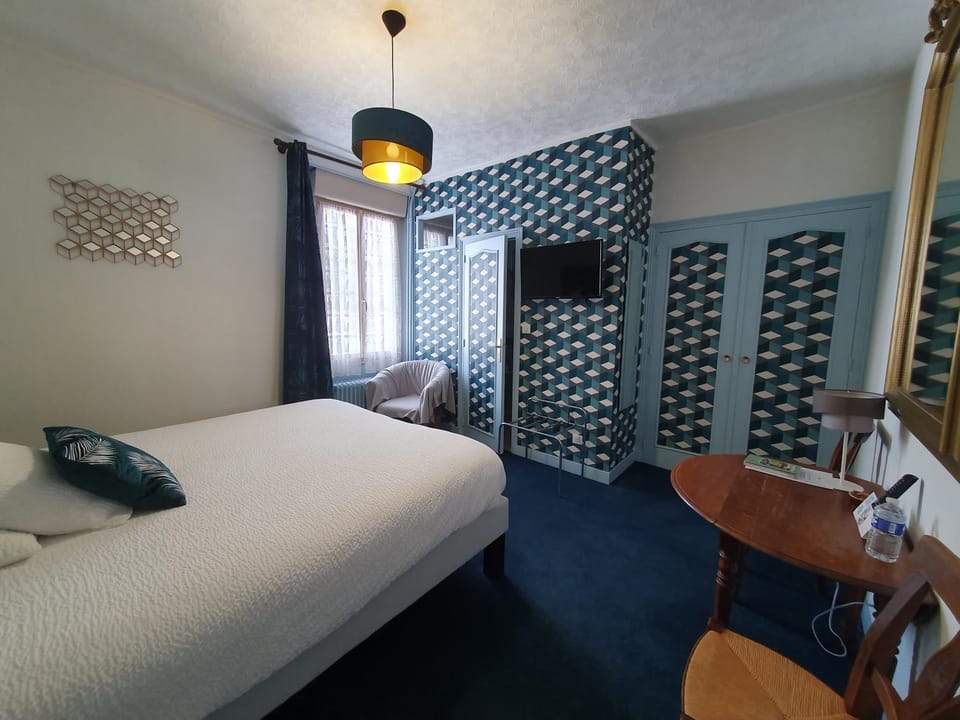 Logis hôtel LE COR D'ARGENT Hotel in Centre-Val de Loire