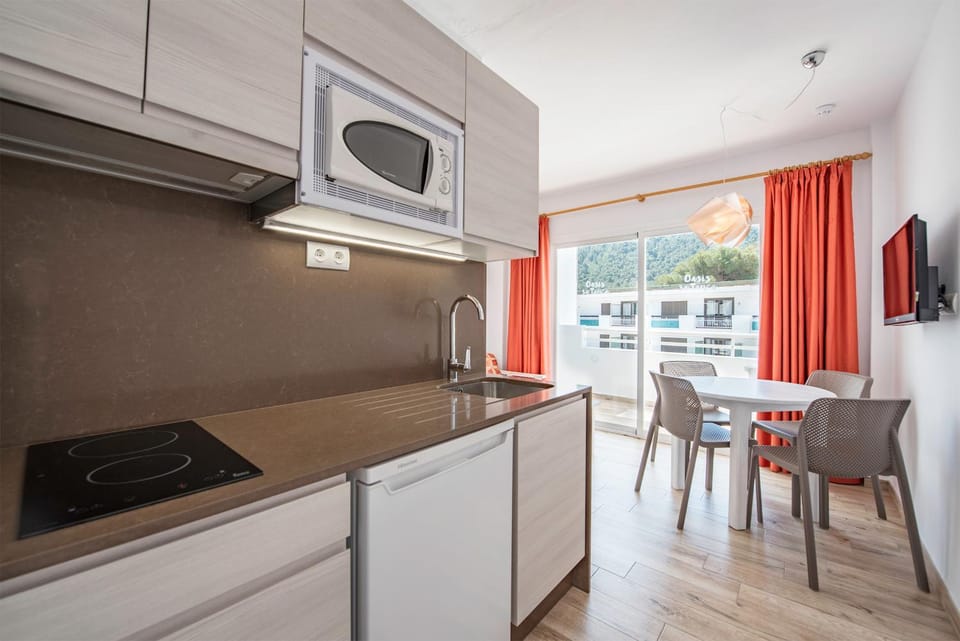 Kitchen or kitchenette, Living room, Other, Photo of the whole room, Dining area
