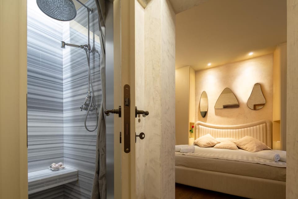 Shower, Bed, Bathroom, Bedroom, towels