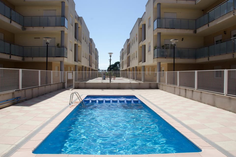 Swimming pool, Swimming pool