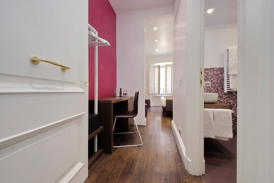 Photo of the whole room, Seating area, Bedroom