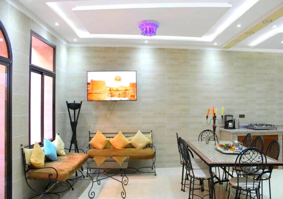 Living room, Dining area