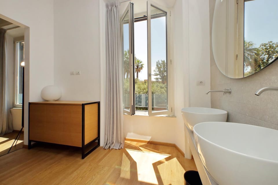 Bathroom, Photo of the whole room
