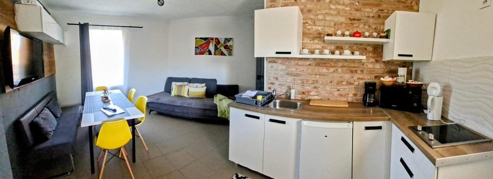 Koller Apartmanház Apartment in Hungary