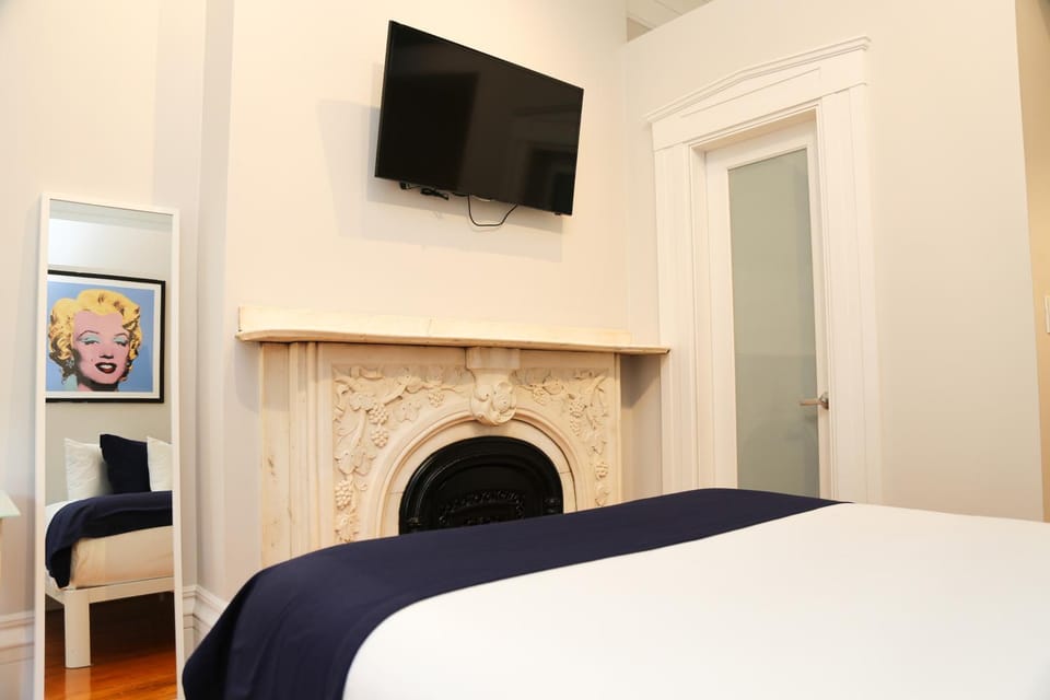 Bed, TV and multimedia
