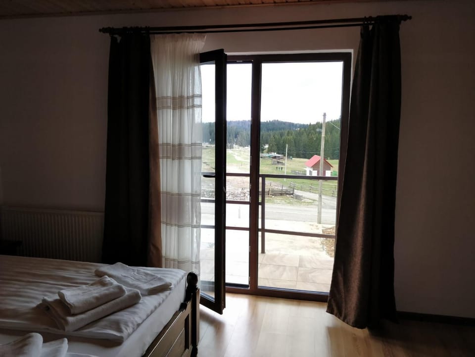 Pensiunea Simiriam Apuseni, Padis Nature lodge in Cluj County