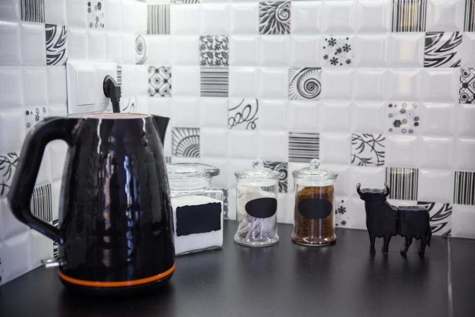 Coffee/tea facilities, Kitchen or kitchenette