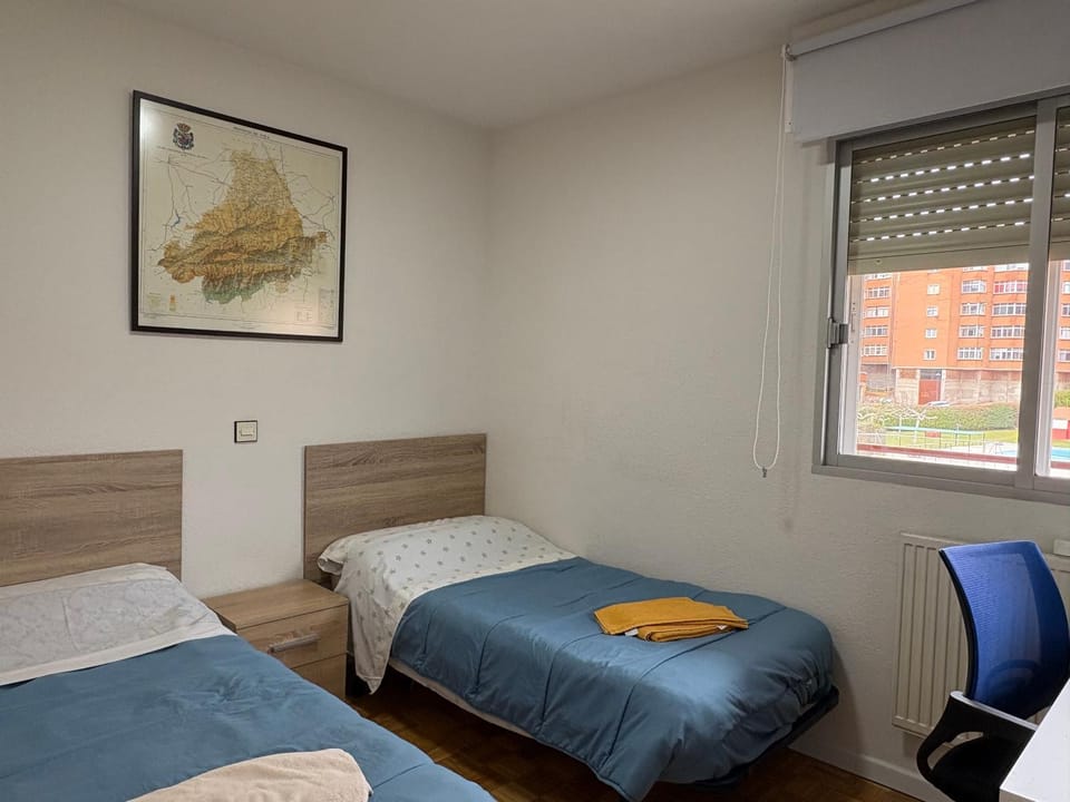 Photo of the whole room, Bedroom