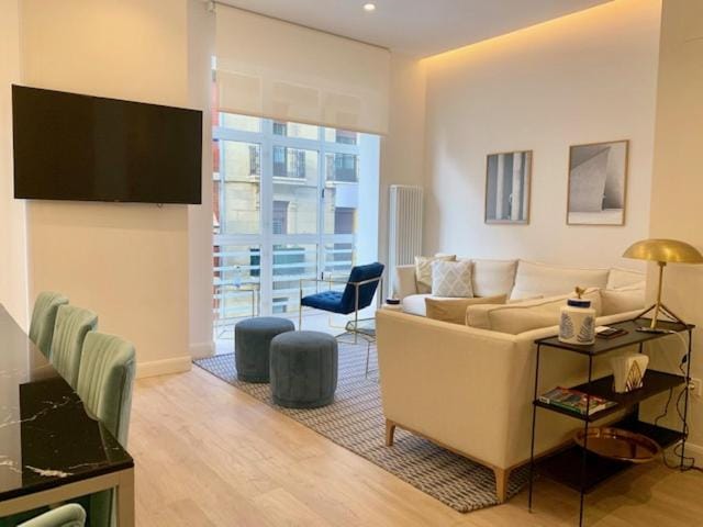 ARRASATE SUITE Stylish, Super Central and New. Apartment in San Sebastian