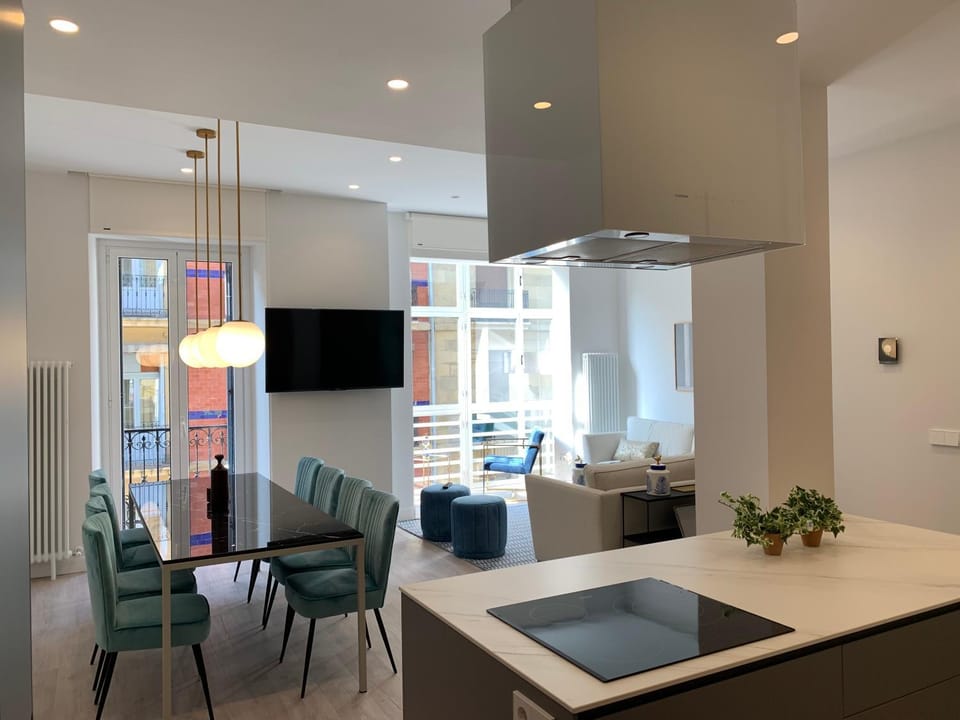 ARRASATE SUITE Stylish, Super Central and New. Apartment in San Sebastian