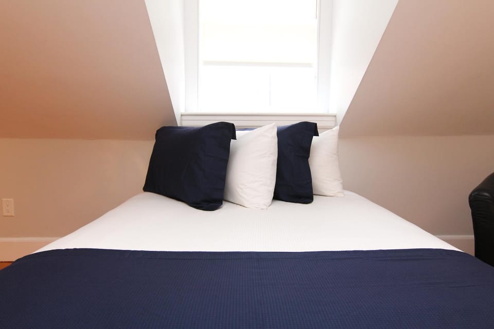 Bed, View (from property/room), Seating area, Bedroom