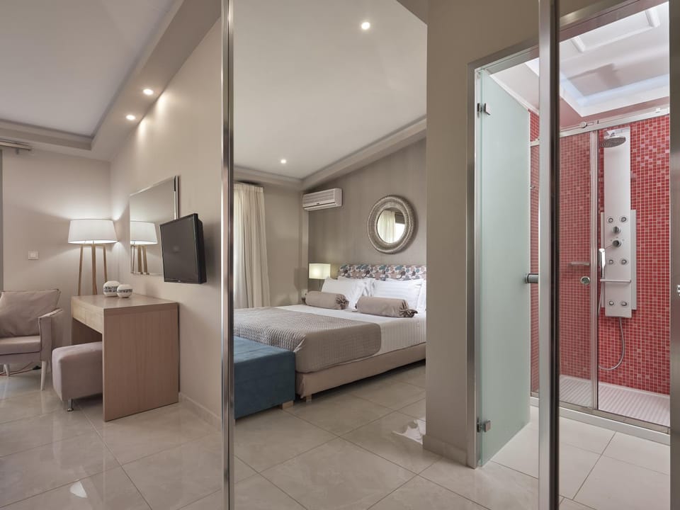 Bed, Bathroom, Bedroom