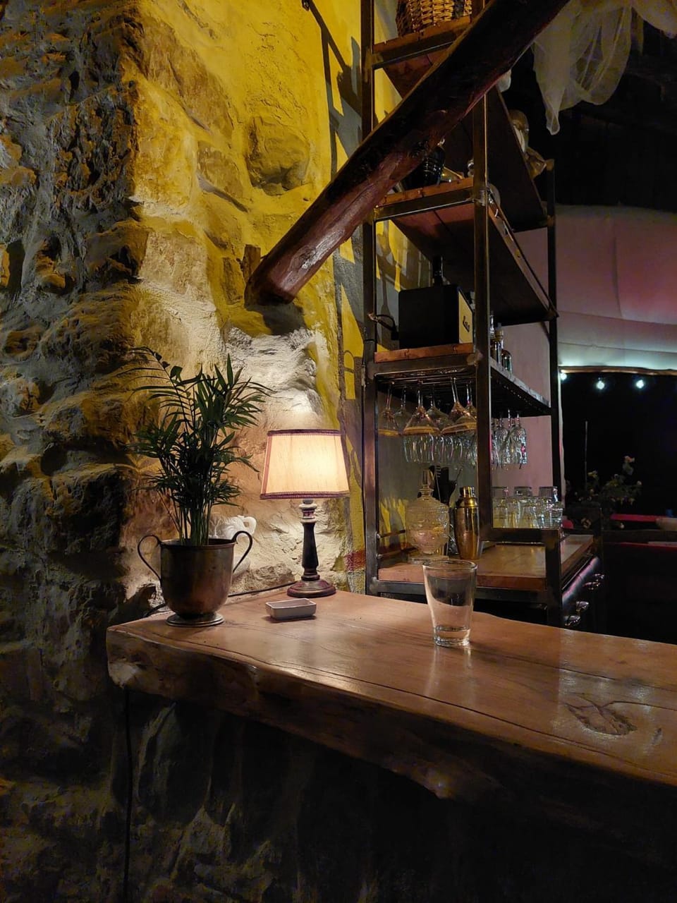 Lounge or bar, Lounge or bar