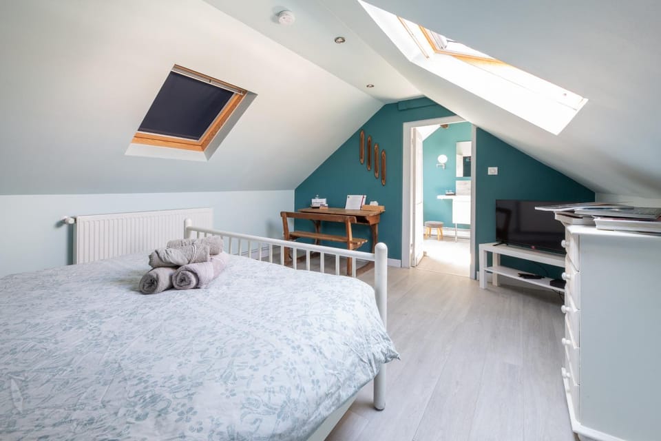 TV and multimedia, Photo of the whole room, Seating area