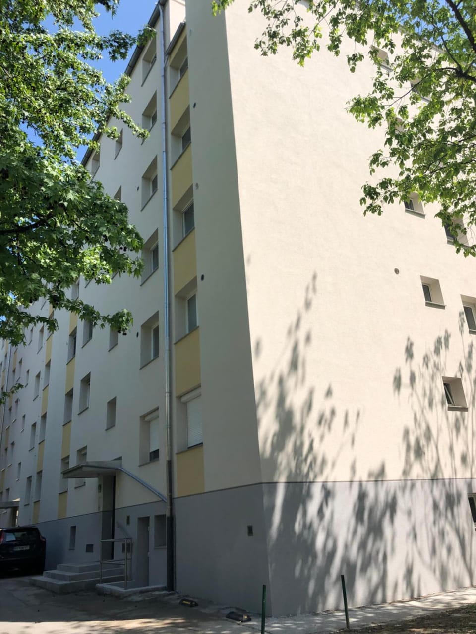 Facade/entrance