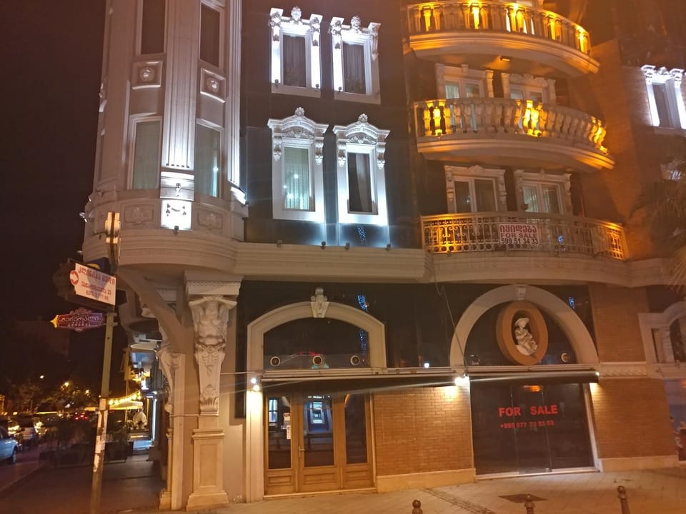Batumi apartment in front of Sheraton Apartment in Batumi