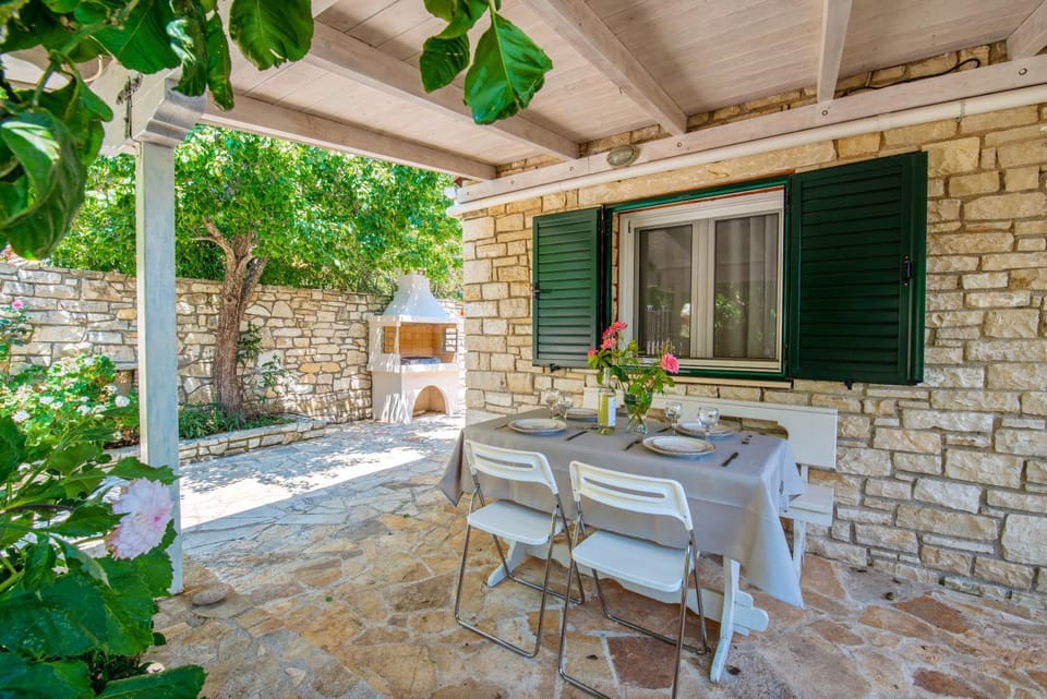 Patio, BBQ facilities, Garden, Balcony/Terrace
